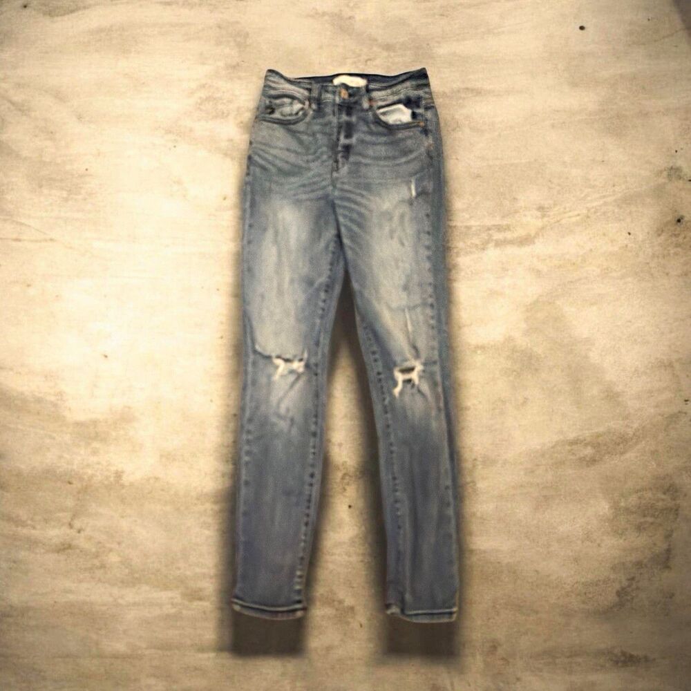 Women’s KanCan Skinny Jeans Blue Light Wash Distressed Denim Button Zip 5-Pocket
